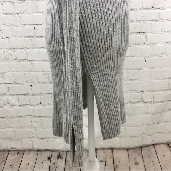 John and Jenn V Neck Ribbed Sweater Dress Size Medium Gray Bodycon - Picture 5 of 9